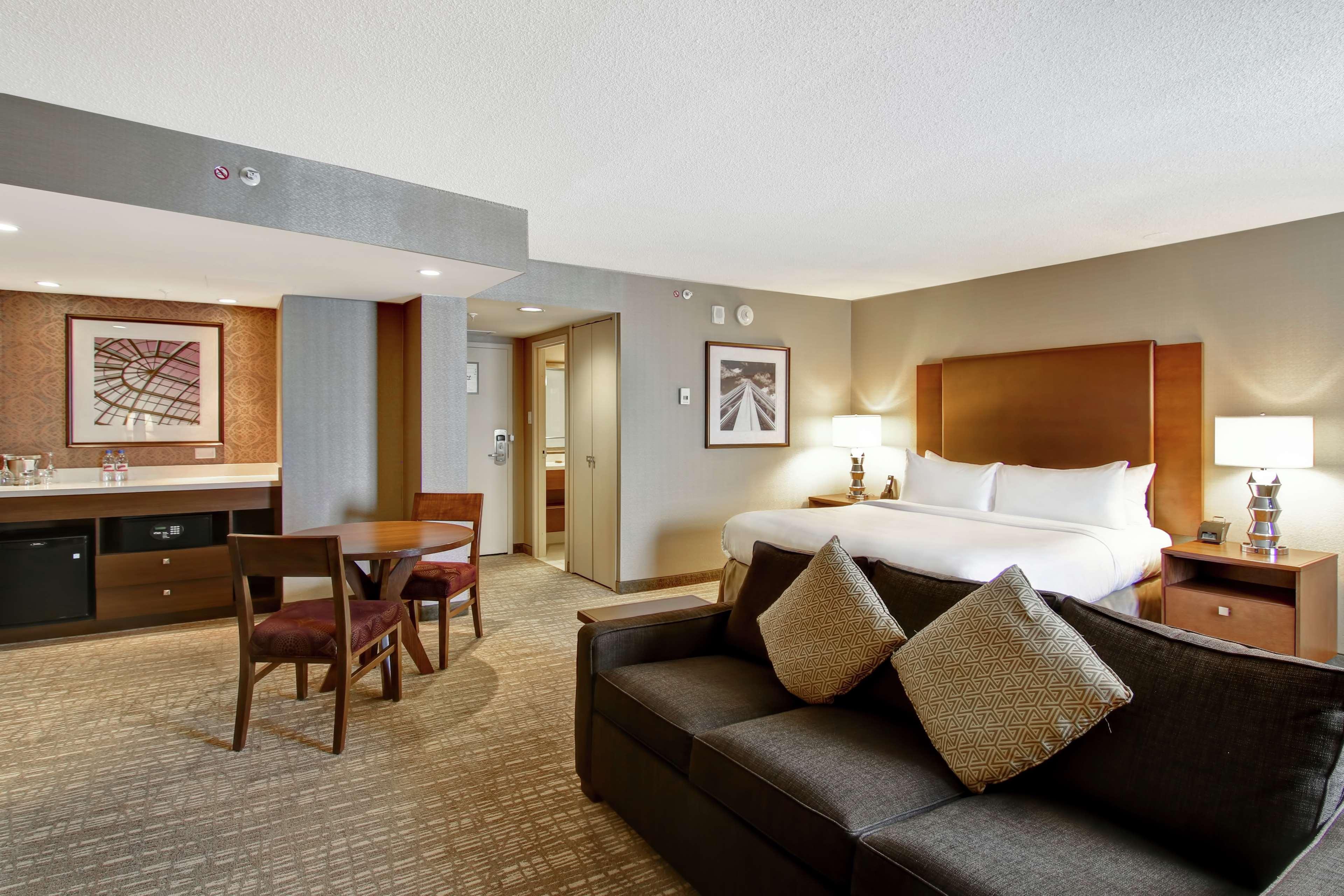 ดับเบิลทรี บาย ฮิลตัน เวสต์ เอ็ดมอนตัน Hotel เอดมันตัน ภายนอก รูปภาพ