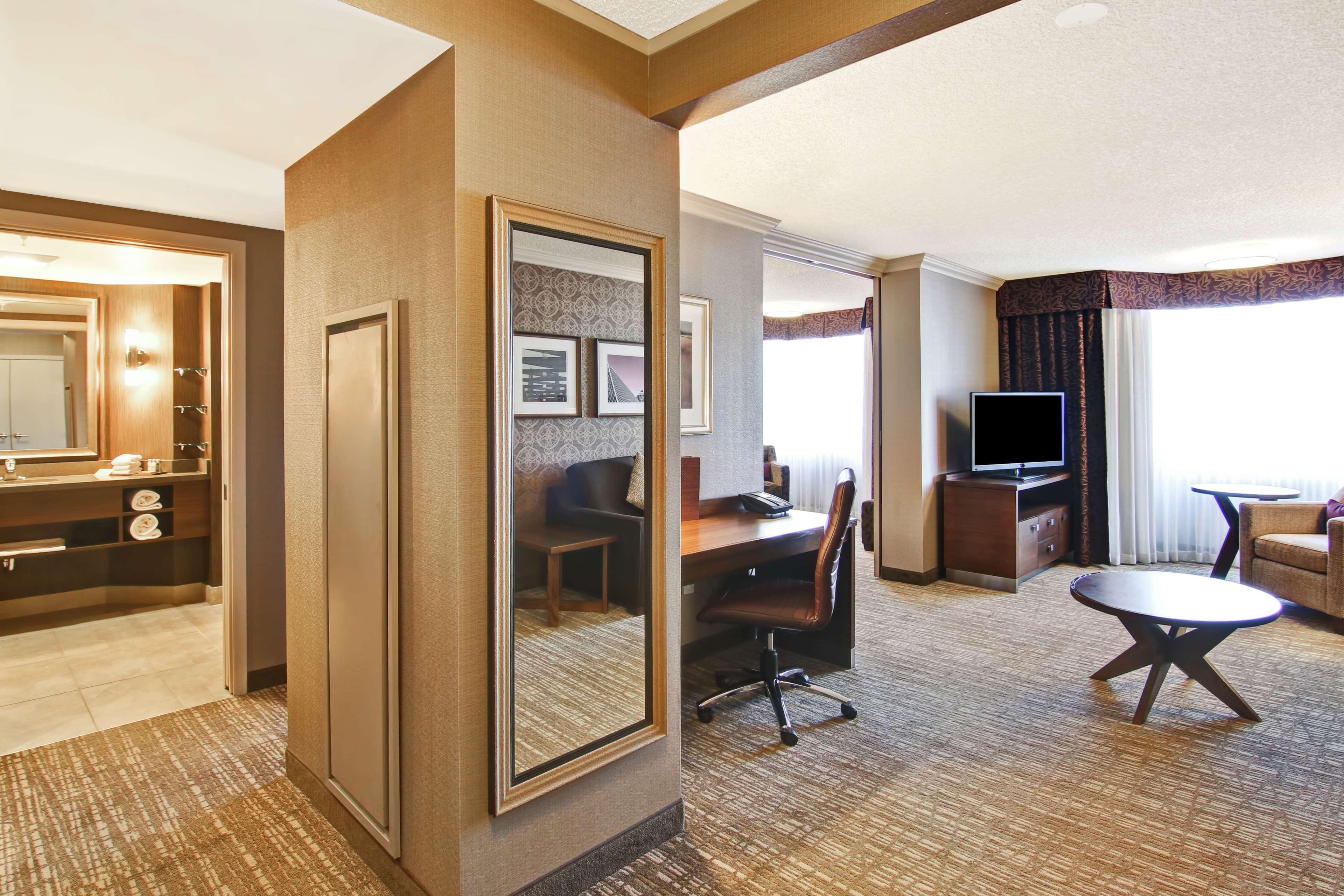ดับเบิลทรี บาย ฮิลตัน เวสต์ เอ็ดมอนตัน Hotel เอดมันตัน ภายนอก รูปภาพ