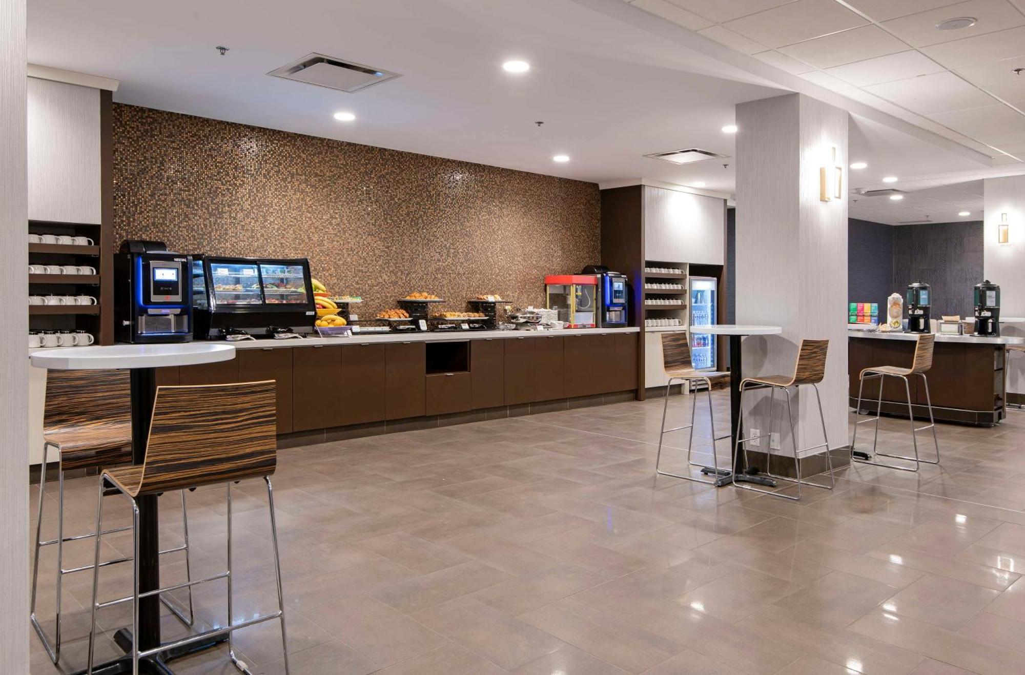 ดับเบิลทรี บาย ฮิลตัน เวสต์ เอ็ดมอนตัน Hotel เอดมันตัน ภายนอก รูปภาพ